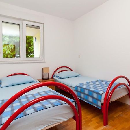 • Lungomare Beach Apartment Pula • Exterior photo