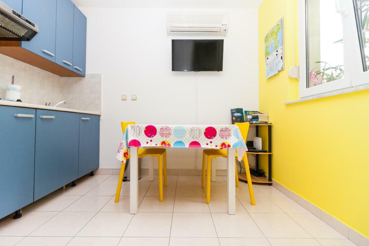 • Lungomare Beach Apartment Pula • Exterior photo
